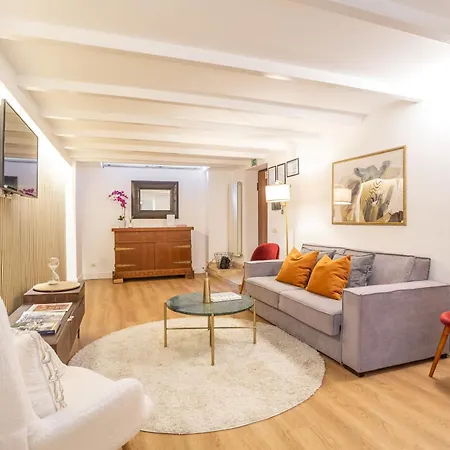 Apartment Entire Building With 4 Near The Colosseum Rome